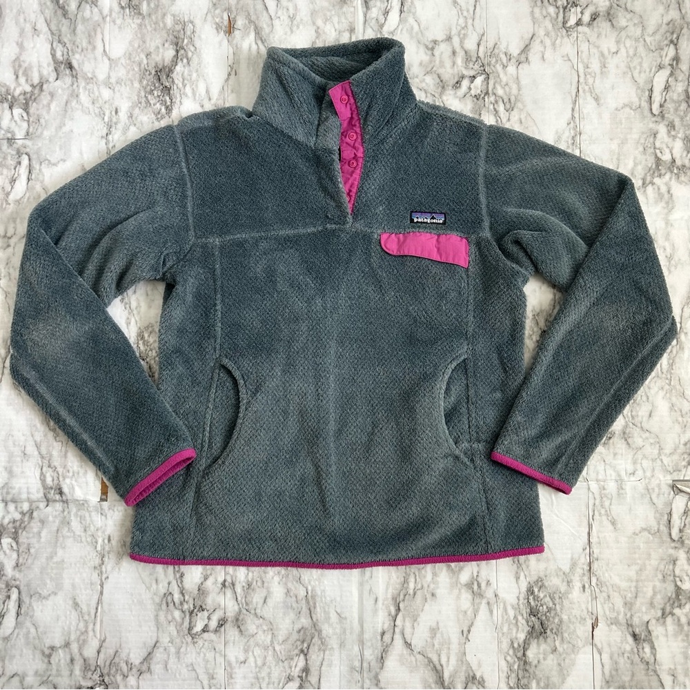 Patagonia women’s size medium Re-tool Snap-T fleece pullover grey with pink trim
